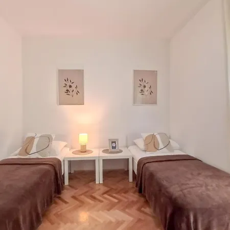 Apartament Golden Star