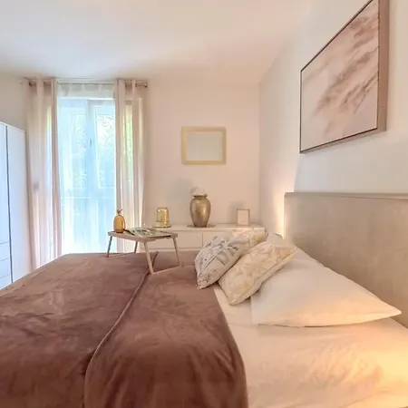 Golden Star Apartament *