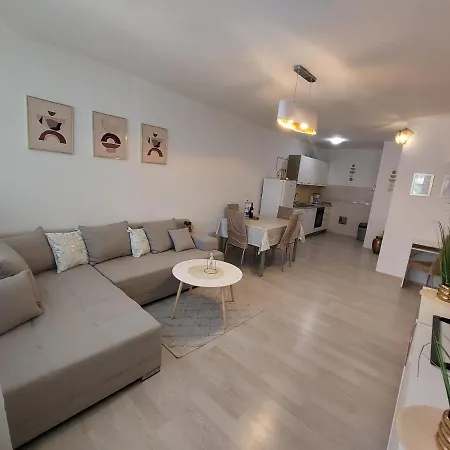 Apartamento Golden Star Split