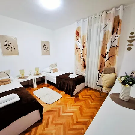 Apartamento Golden Star Split